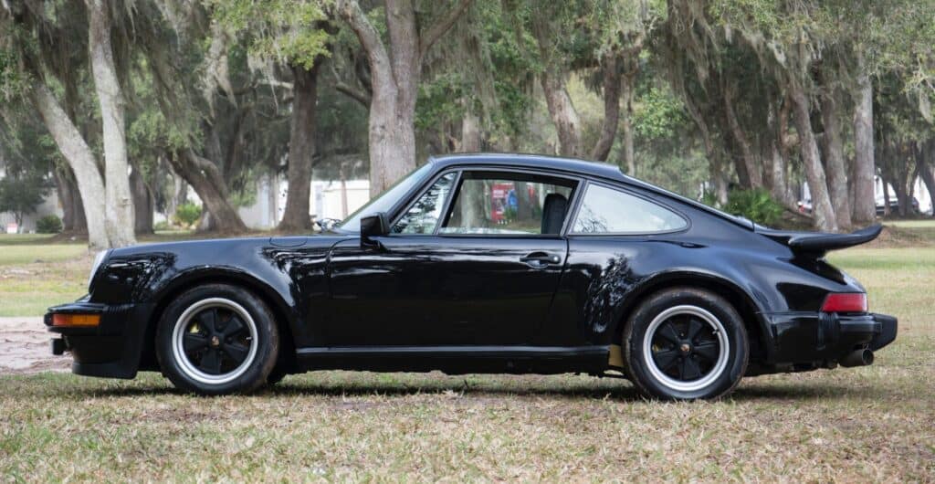 Vintage Porsche 911 Carrera