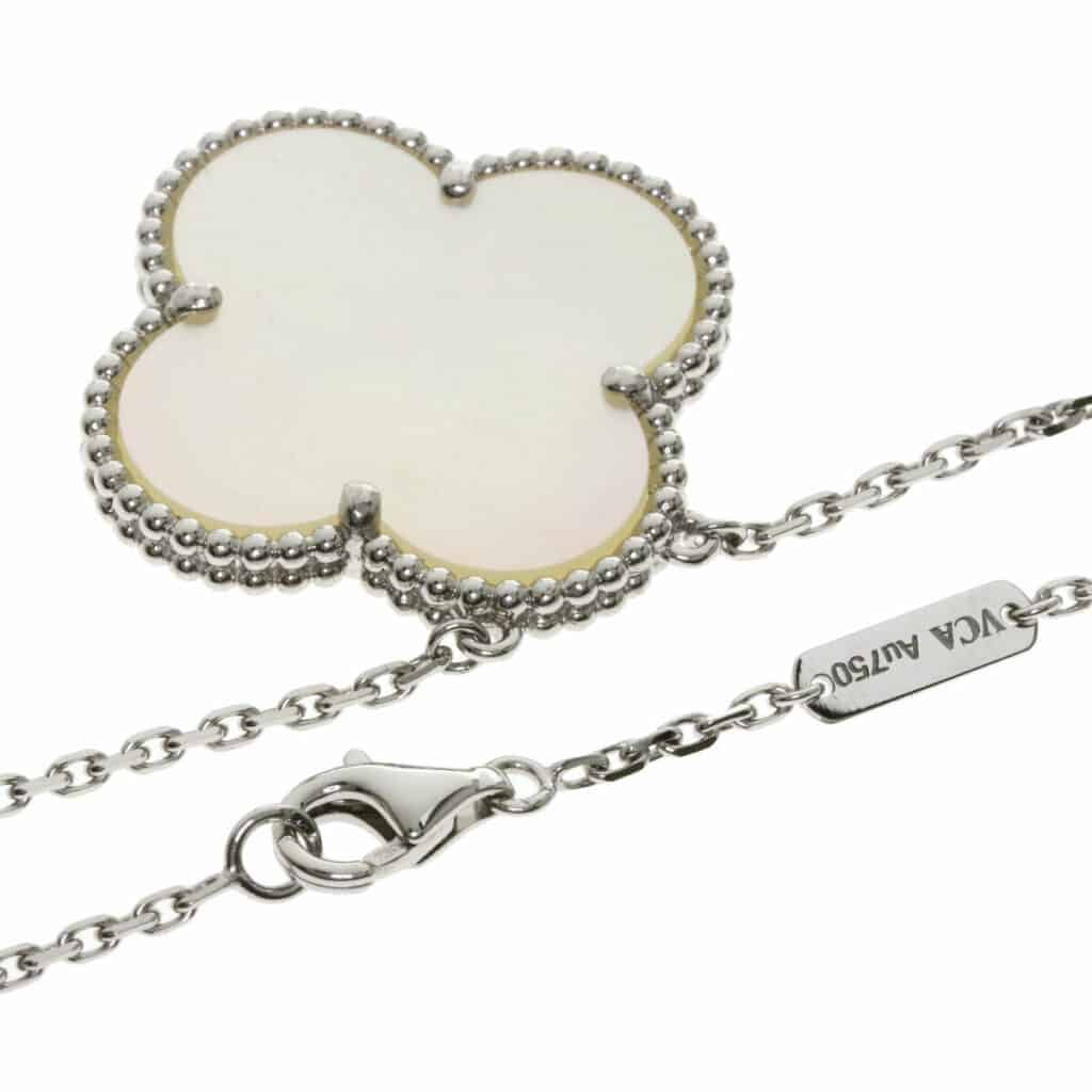 vintage alhambra pendant