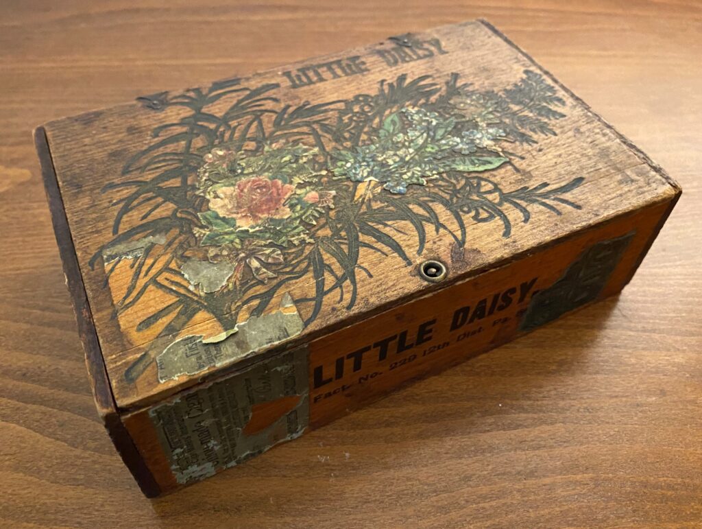 little daisy wooden cigar box