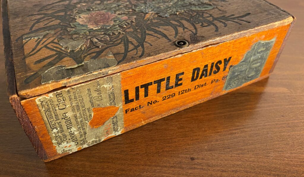 little daisy wooden cigar box