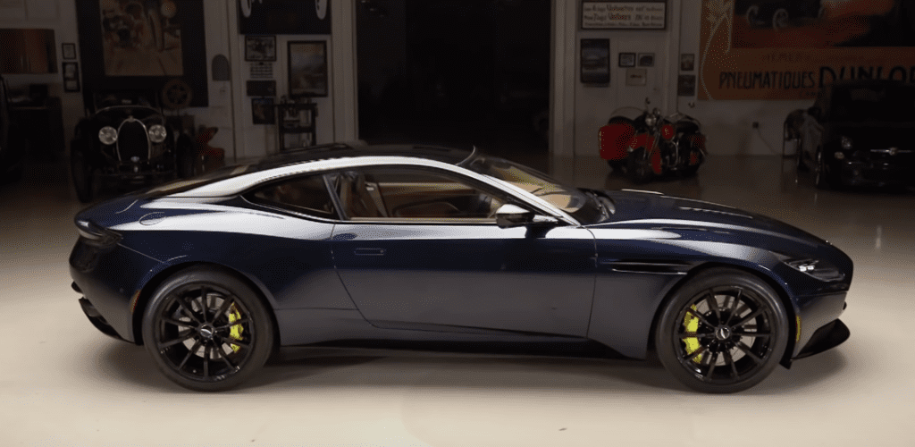 2019 aston martin db11 amr