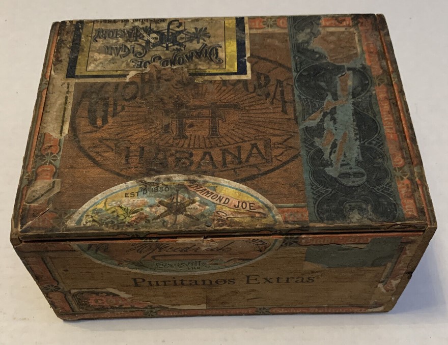 Vintage Globe Democrat vintage cigar box